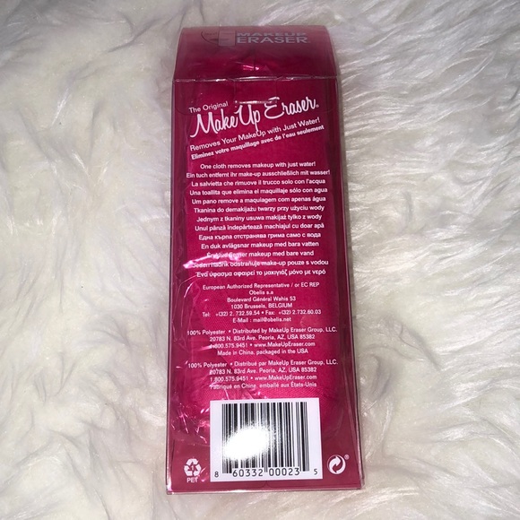 The Original Makeup Eraser-NIB - Picture 2 of 4